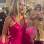 margot robbie at the golden glob