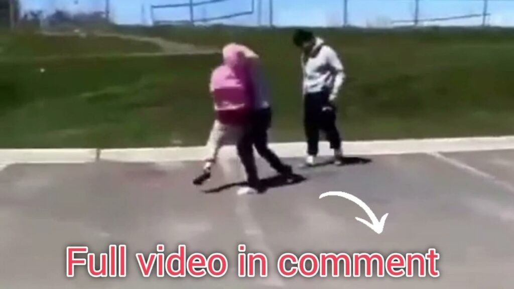 pink hoodie hijab fight leaked v Video : Pink hoodie hijab fight