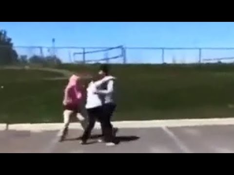  Pink hoodie hijab fight twitter video