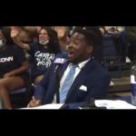 fan reaction to seeing paige bue