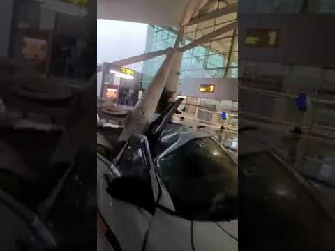  Video : Delhi airport Terminal-1 roof collapse