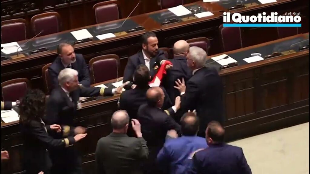 video rissa oggi in parlamento