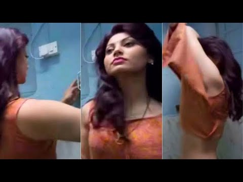  Urvashi Rautela Viral Bathroom Video