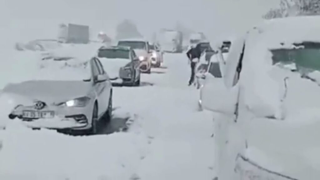 heavy snowfall in south africa