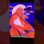 lainey wilson viral video