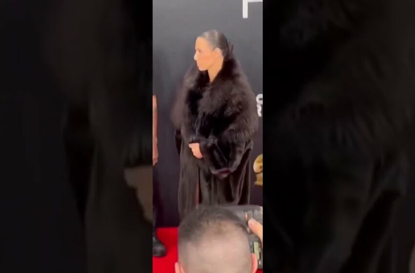  bianca censori grammys 2025 reddit video