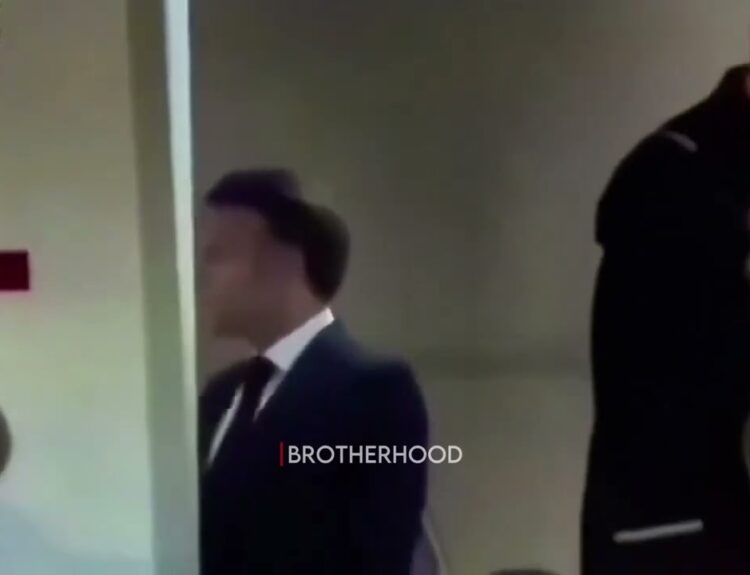 video emmanuel macron got slappe